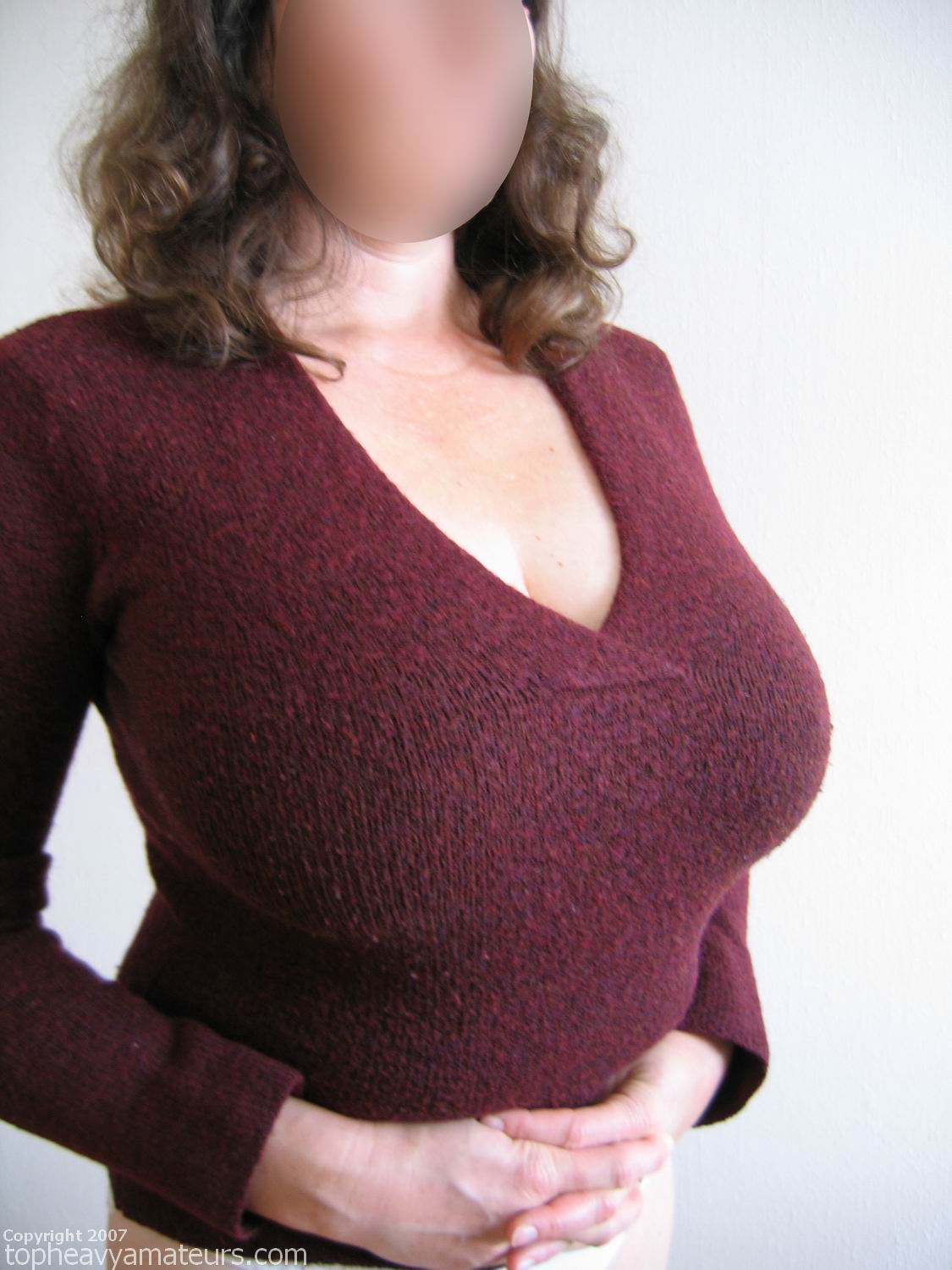 Boobs Picdump collection of busty women in tight sweaters