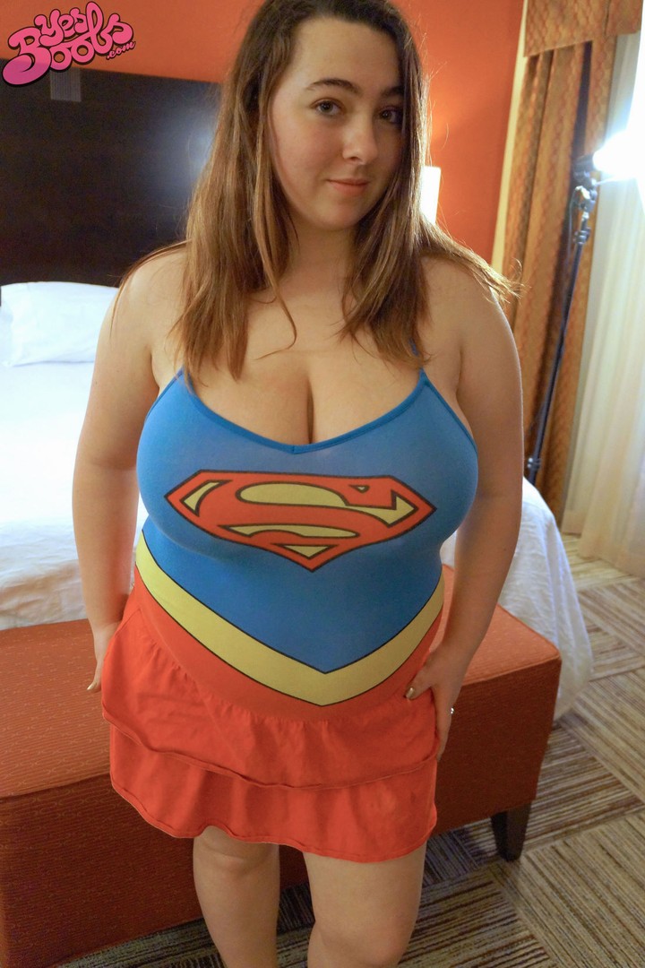 Supergirls Tits