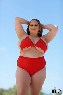 Bella Brewer NothingButCurves 2