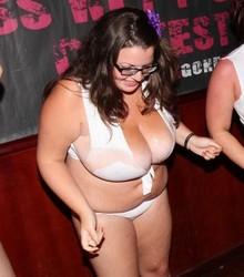 Huge Tits In A Wet Shirt 2
